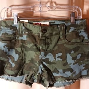 Lei camouflage Ashley high-rise shorts